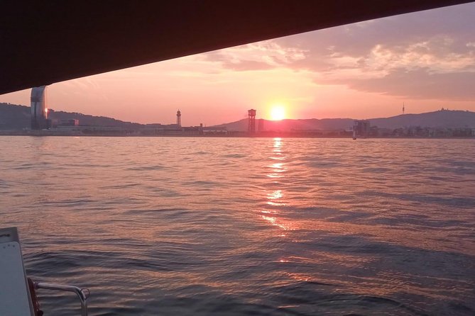 2-Hour Sailing Tour in Barcelona with Open Bar & Snacks - Weather, waves, and seasickness