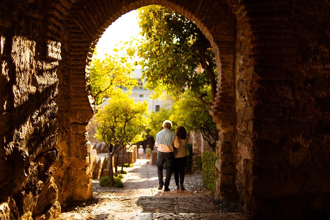 Alcazaba Malaga Guided Tour - Walking through the fortress and palace