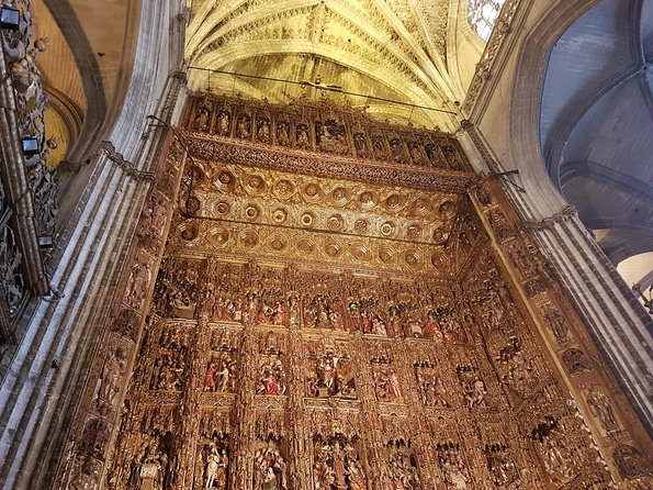 Alcazar and Cathedral of Seville Tour with Skip the Line Tickets - Staying in the Alcazar gardens