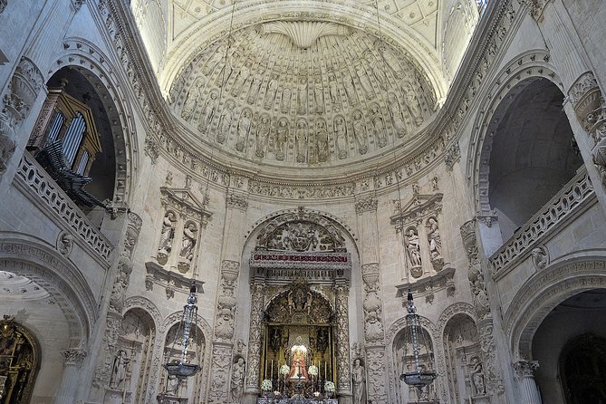 Alcazar, Cathedral and Giralda Guided Tour with Priority Tickets - Climbing the Giralda to 104 meters