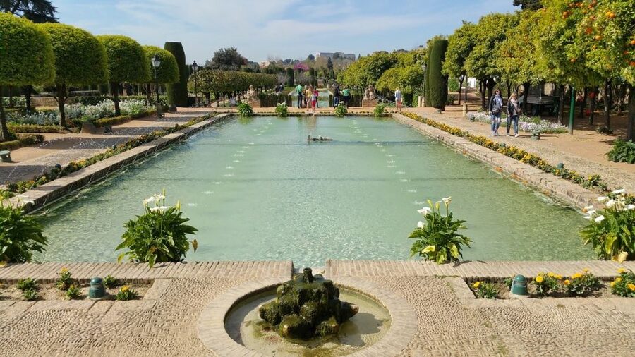 Alcazar of Cordoba Entry Ticket and Guided Tour - The guide can change the whole experience