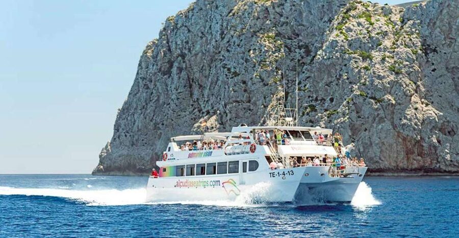 Alcudia: Boat Trip to Cap de Formentor and Formentor - The one-hour stop at Formentor beach
