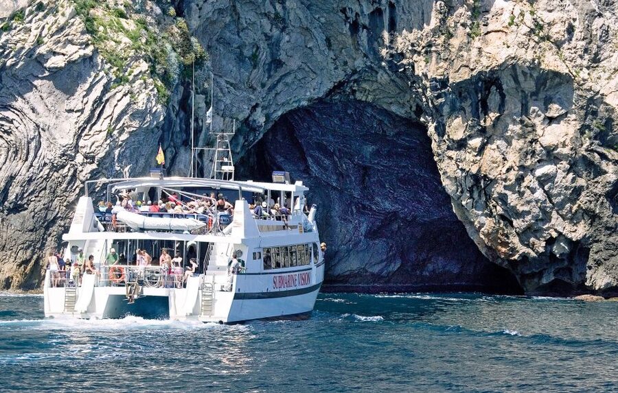 Alcudia: Boat Trip to Coll Baix - The glass bottom: useful, but not the main event