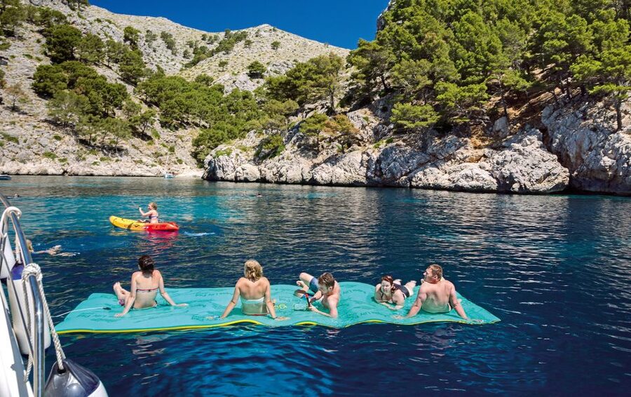 Alcudia: Sunset Catamaran Tour with Dinner and Snorkeling - Who will enjoy this Alcudia catamaran trip?