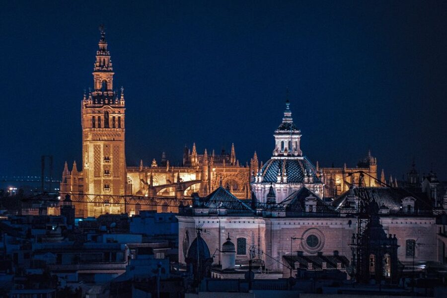 Algarve: Seville Full-Day Shopping and Sightseeing Tour - Seville Cathedral and the Gothic heart of the city
