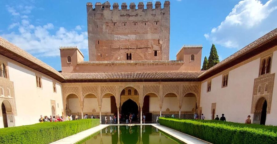 Alhambra and Nasrid Palaces Guided Tour with Tickets - The Alhambra overview: 30 minutes to understand the whole site