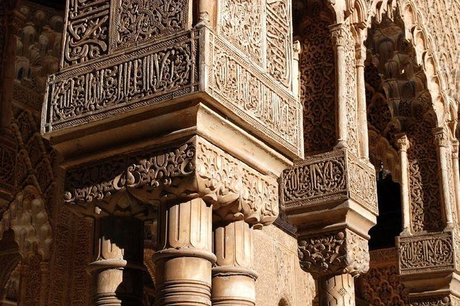 Alhambra &Charles Palace Guided Tour with Optional Nasrid Palaces - Key points to know before booking