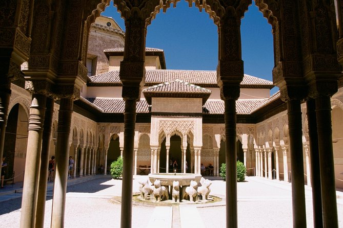 Alhambra &Charles Palace Guided Tour with Optional Nasrid Palaces - What this Alhambra tour actually includes