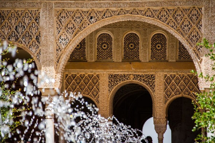 Alhambra: Generalife Gardens & Alcazaba Fast-Track Tour - Nasrid Palace tickets need special attention