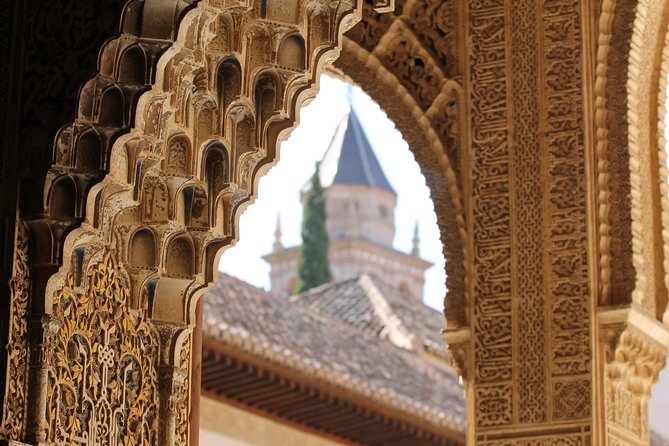 Alhambra & Generalife Skip the line Small Group including Nasrid Palaces - Generalife Gardens and the Alhambra Water System