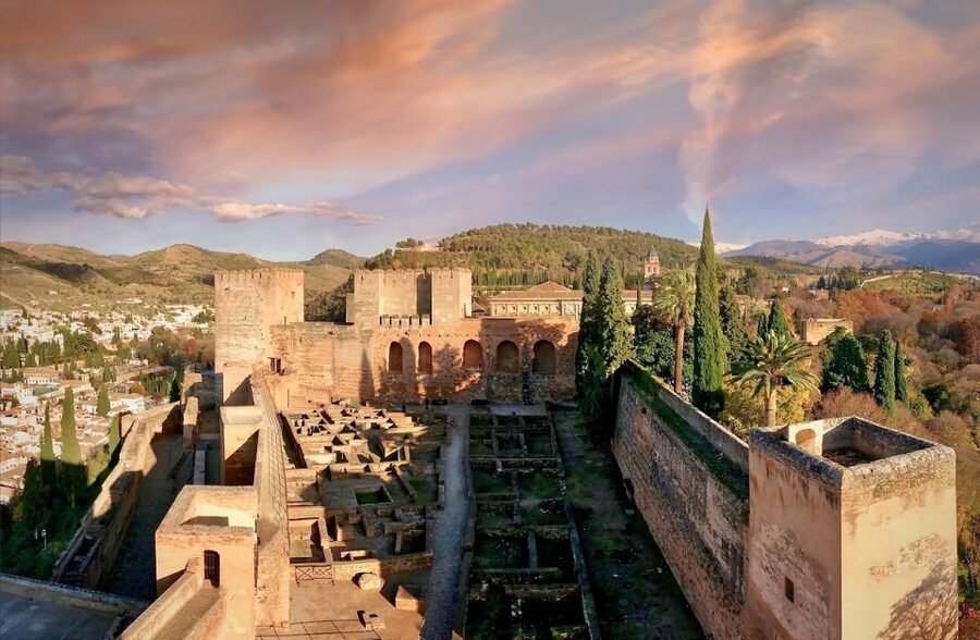 Alhambra Guided Tour with Fast-Track Entry - Palace of Charles V: a striking change of style