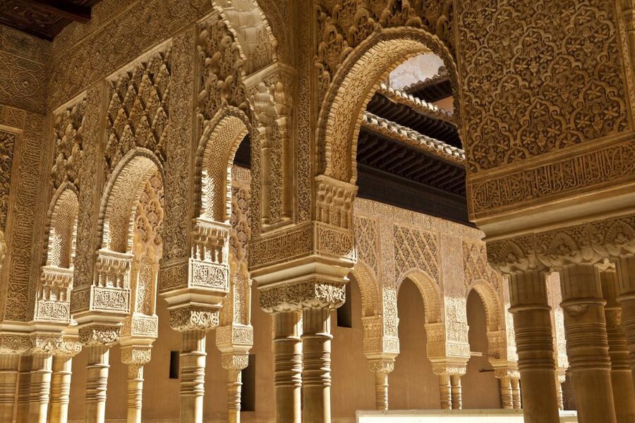 Alhambra, Nasrid Palaces, and Generalife 3-Hour Guided Tour - Cancellation, group minimum, and access