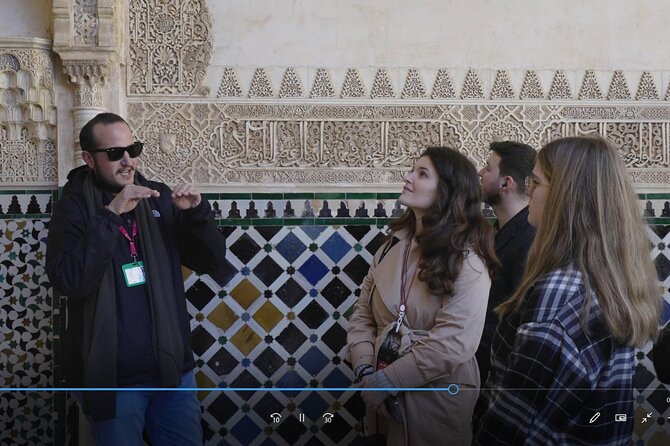 Alhambra: Small Group Tour with Local Guide & Admission - Why a guide helps at the Alhambra