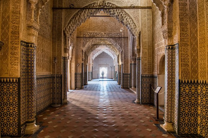 Alhambra: Small Group Tour with Local Guide & Admission - Alcazaba: the fortress above Granada