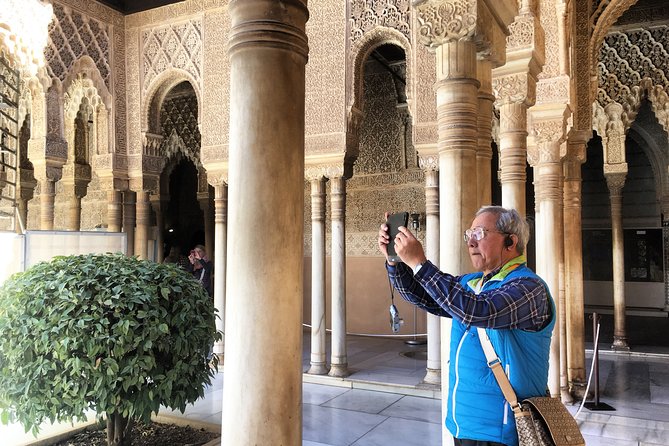 Alhambra: Small Group Tour with Local Guide & Admission - The Nasrid Palaces: the essential hour