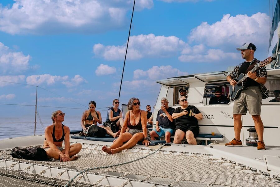 Alicante: Afternoon Cruise with Appetizer and Live Music - Leaving Alicante Port at 5:30 PM