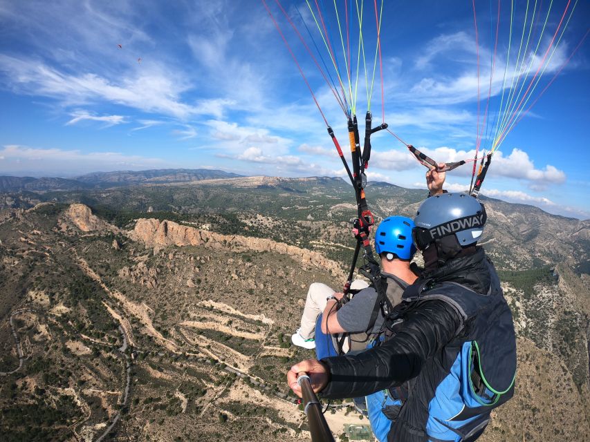 Alicante and Santa Pola: Tandem Paragliding Flight - The people behind the flight