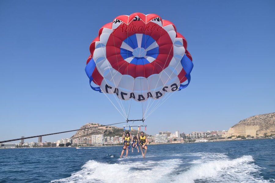 Alicante: Boat Trip and Parasailing Experience with Drink - Fifteen minutes above the Costa Blanca