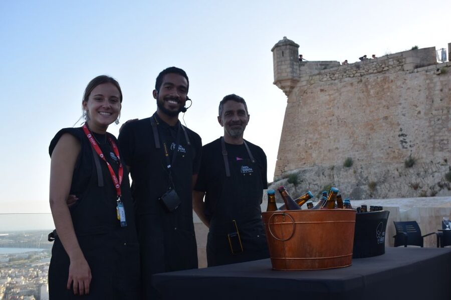 Alicante: Craft Beer Tasting at Santa Barbara Castle - Four beers above Alicante