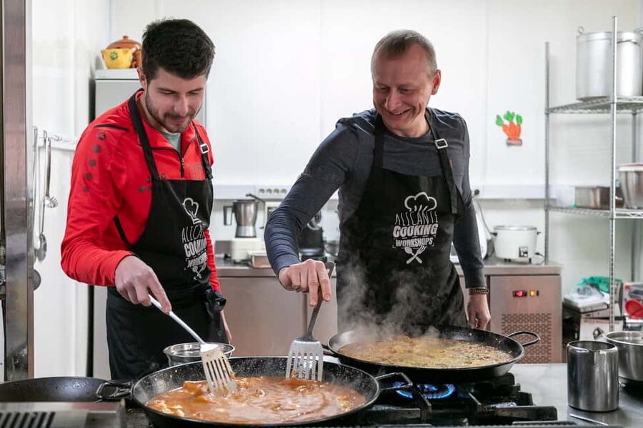 Alicante: Paella and Sangría Workshop with Market Visit - Why this Alicante food class works
