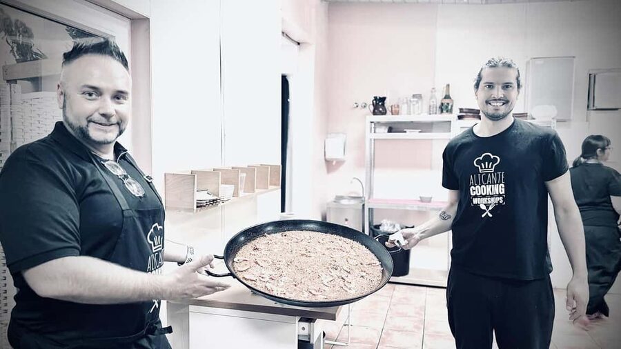 Alicante: Paella and Sangría Workshop with Market Visit - A friendly class for beginners and serious cooks