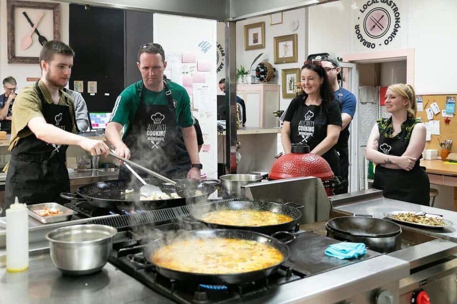 Alicante: Paella and Sangría Workshop with Market Visit - Meeting Federico at Alicante’s Central Market