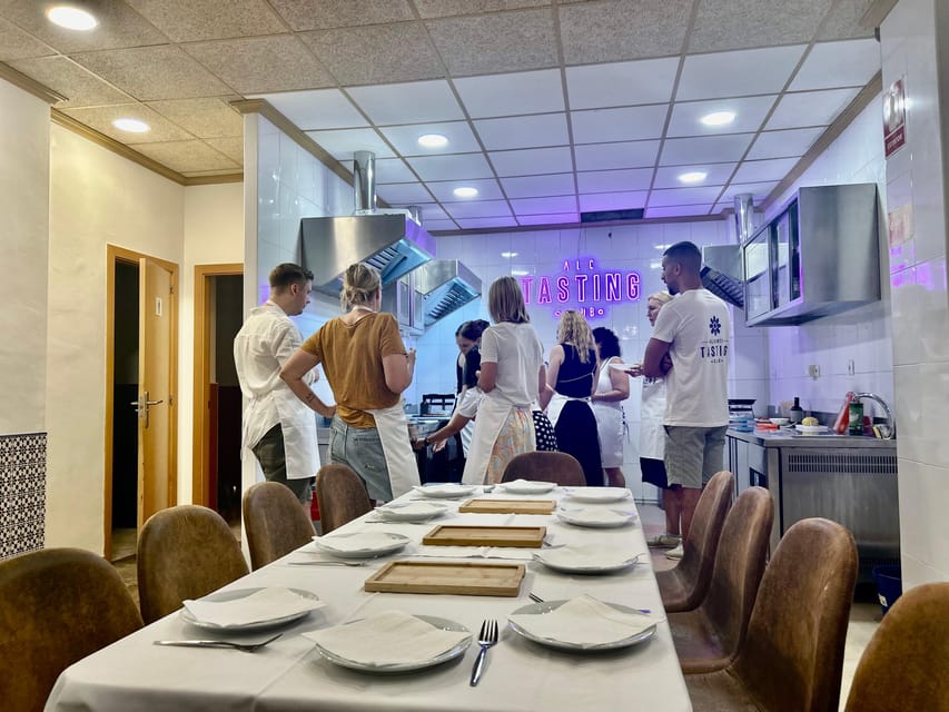 Alicante Paella Cooking Class, Tapas, Drinks and Market - Why this Alicante food experience works so well