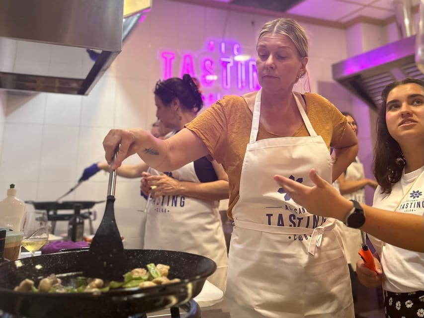 Alicante Paella Cooking Class, Tapas, Drinks and Market - What the guides add to the experience
