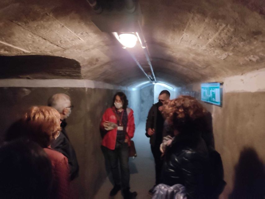 Almeria: Spanish Civil War Shelters Ticket and Official Tour - Starting at the shelter entrance