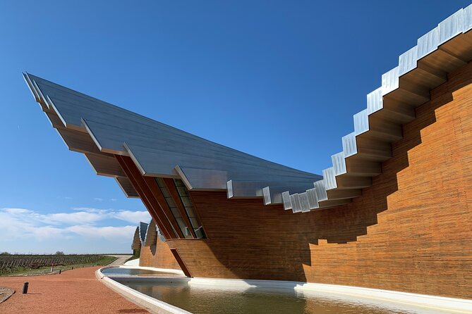 Architectural Rioja Small Group Wine Tour with Lunch from Bilbao - The guides are a major part of the experience