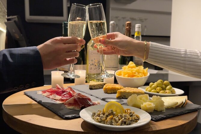 Authentic Flamenco Show Barcelona : Intimate Casa Sors Experience - Drinks, cocktails, and tapas options