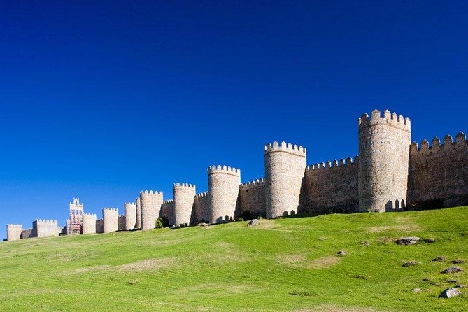 Avila & Segovia Tour with Tickets to Monuments from Madrid - The morning ride through the Sierra de Guadarrama