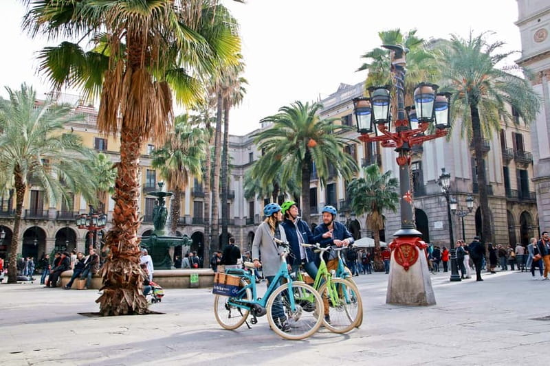 Barcelona: 1.5-Hour Sightseeing Tour by Bike/Electric Bike - Plaça Reial and the city’s grand center