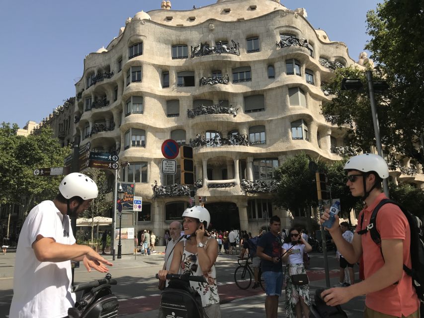 Barcelona: 2.5-Hour Gaudí Segway Tour - Practical limits, clothing, and age rules