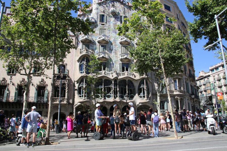 Barcelona: 2.5-Hour Gaudí Segway Tour - A quick turn into old Gràcia