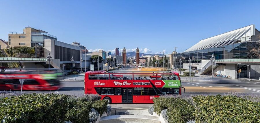 Barcelona: 24 or 48-Hour Hop-On Hop-Off Bus Tour - Two routes, one useful introduction