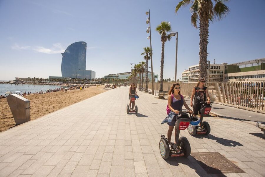 Barcelona: 3-Hour Segway Sightseeing Tour - Parc de la Ciutadella, Neptú, and Arc de Triomf