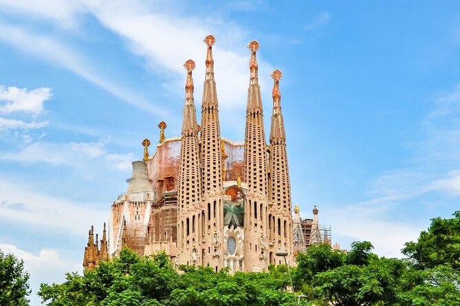 Barcelona all included: Sagrada, Park Güell, Montjuic & Gothic - Key points at a glance