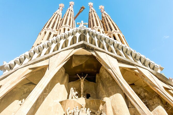 Barcelona all included: Sagrada, Park Güell, Montjuic & Gothic - Why this tour works for a first Barcelona day