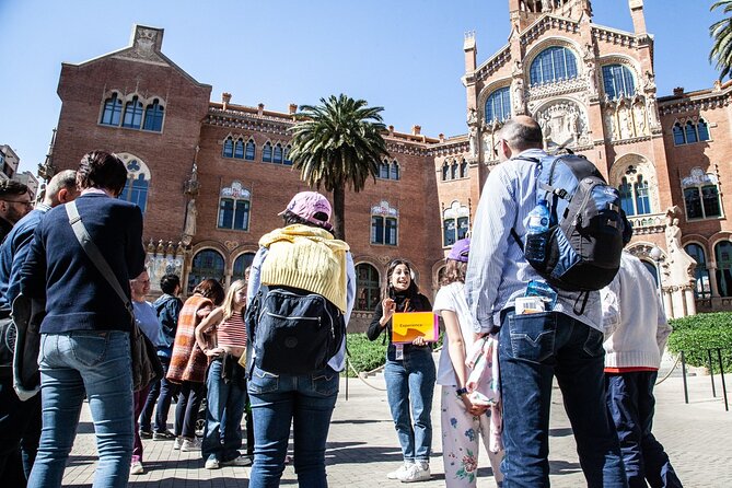 Barcelona Architecture Walking Tour With Casa Batlló Upgrade - The guide can make or break the experience