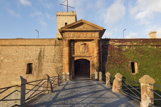 Barcelona Best Views: Old Town, Cable Car and Montjuic Castle - The castle tower and Montjuïc’s best views