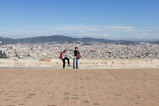 Barcelona Best Views: Old Town, Cable Car and Montjuic Castle - The Magic Fountain change and final views