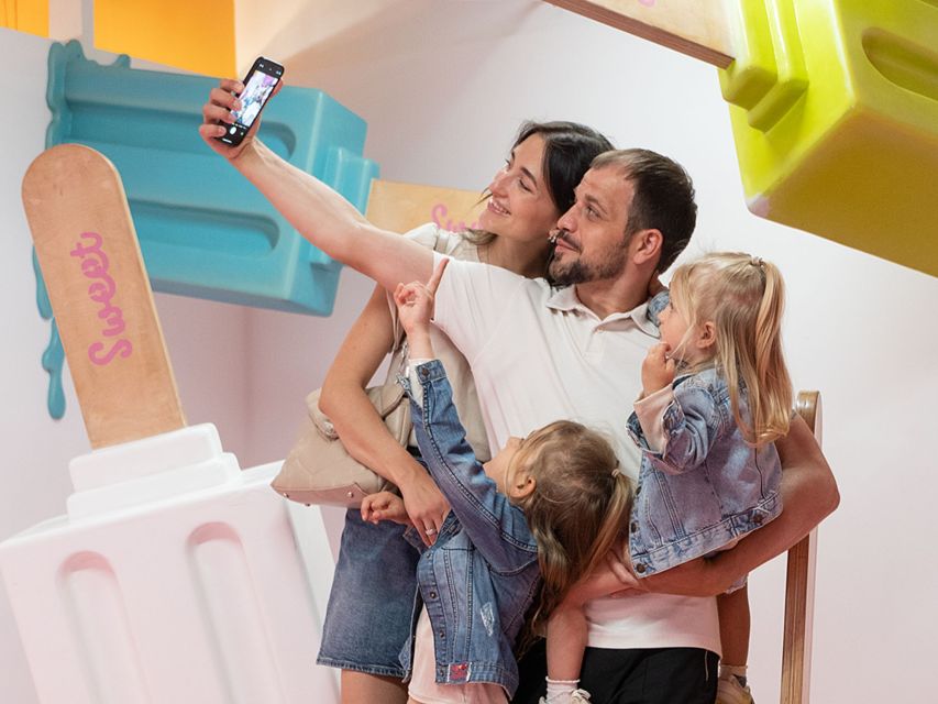 Barcelona – Big Fun Museum & Museum of Illusions Experience - Finding the best photos at both museums