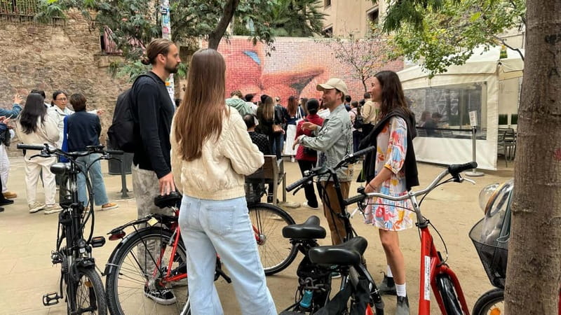 Barcelona: Bike or eBike Tour, Top Sights & Local Insights - Why a bike is a smart way to see Barcelona