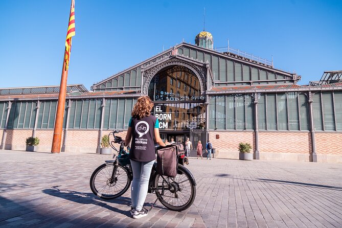 Barcelona Bike tour, Gaudí houses or beach bike or eBike tour - The Gaudí question: what you may and may not see