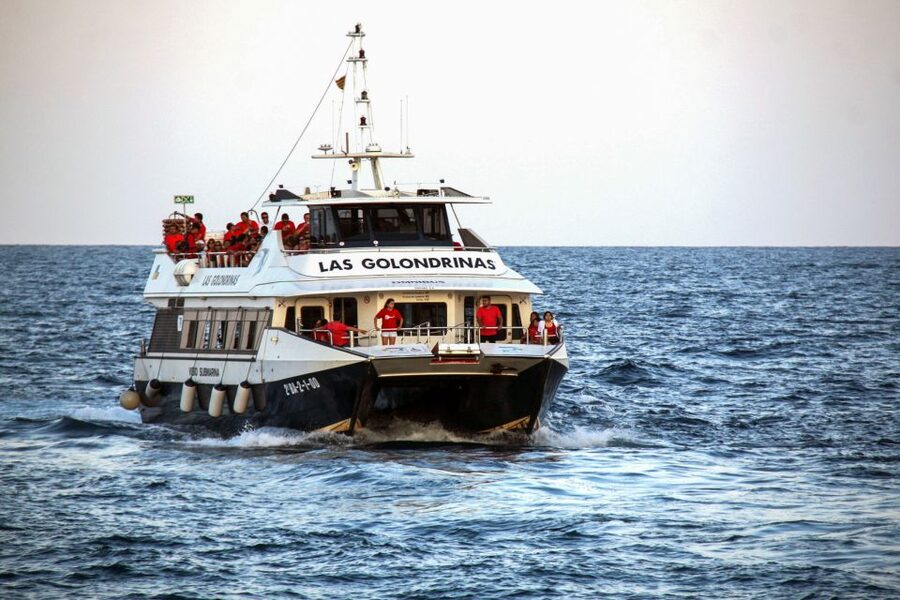 Barcelona: Boat Tour in Las Golondrinas - Upper deck comfort and accessibility