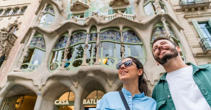 Barcelona: Casa Batlló Be The First Entry Ticket - The main rooms and Gaudí’s playful details