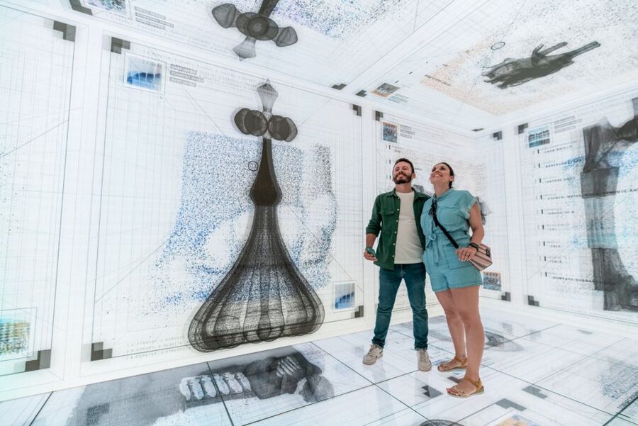 Barcelona: Casa Batlló Entry with Self-Audioguide Tour - The Gaudí Cube and its six-sided light show