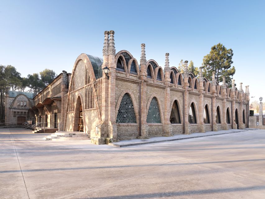 Barcelona: Casa Codorníu Guided Tour with Cava Tastings - Sala Puig and the Cathedral of Cava