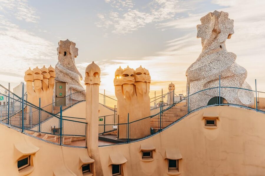 Barcelona: Casa Milà Early-Morning Access Guided Tour - Meeting at Passeig de Gracia, 92